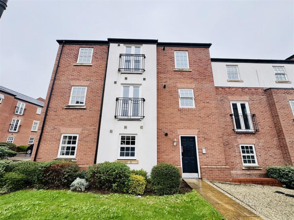 Main image of property: Horseshoe Crescent, Birmingham