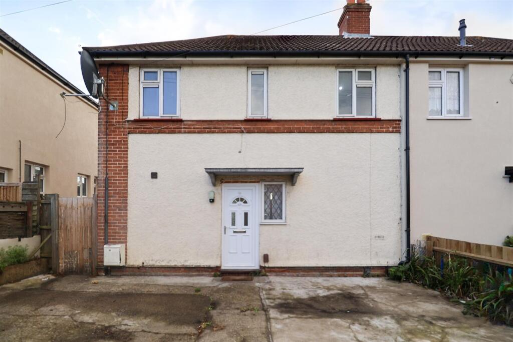 Main image of property: Dickens Road, Ipswich IP2
