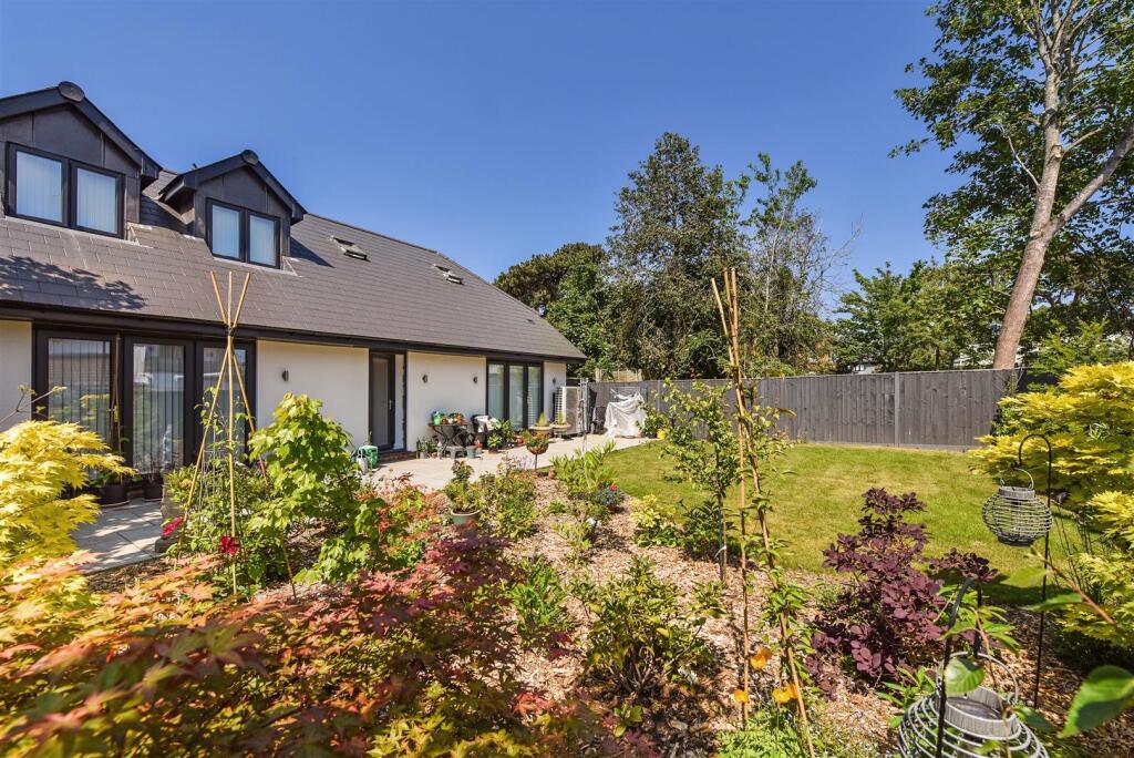 Main image of property: Locks Heath Park Road, Locks Heath