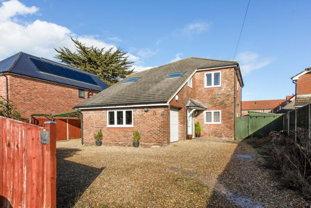 Main image of property: Warsash Road, Warsash, Southampton