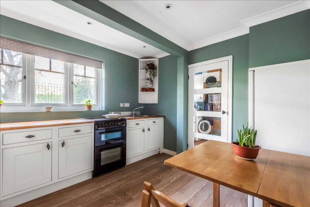 Main image of property: Private Double Room and Kitchen/Diner