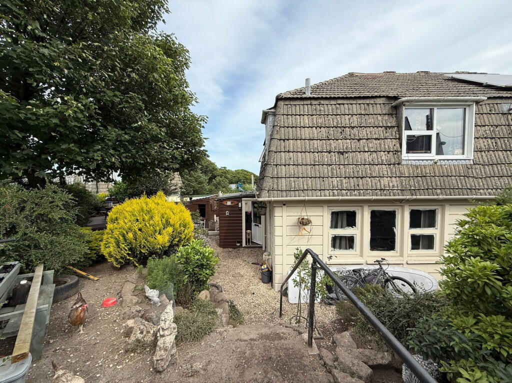 3 bedroom semi-detached house