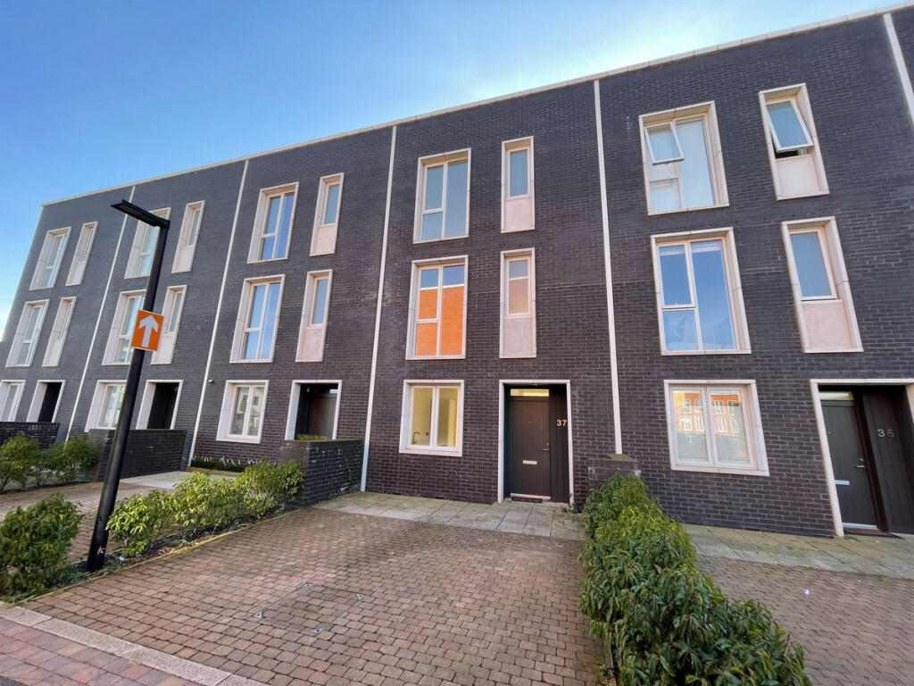 Main image of property: South Loop Square, Birmingham, B16 0