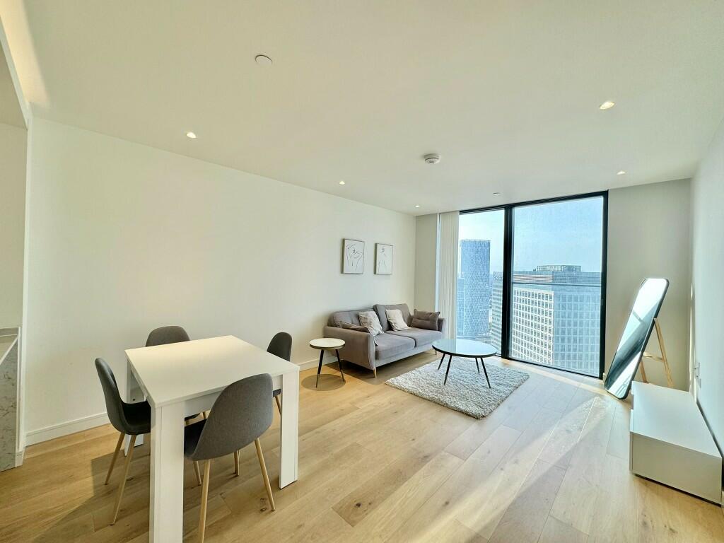 Main image of property: Hampton Tower, South Quay Plaza, London, E14