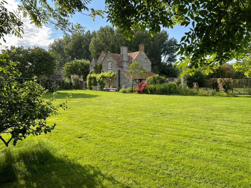 Main image of property: Catsgore, Somerton