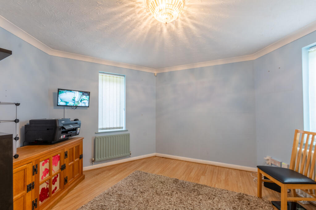 Additional property image - Broadoaks Crescent, Braintree, Essex, CM7