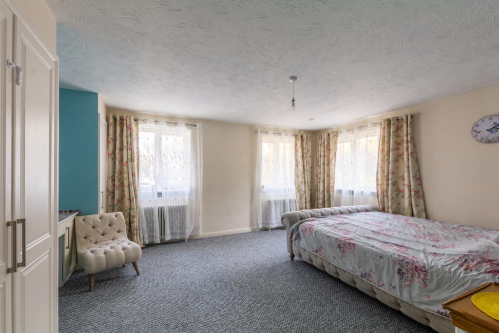 Additional property image - Broadoaks Crescent, Braintree, Essex, CM7