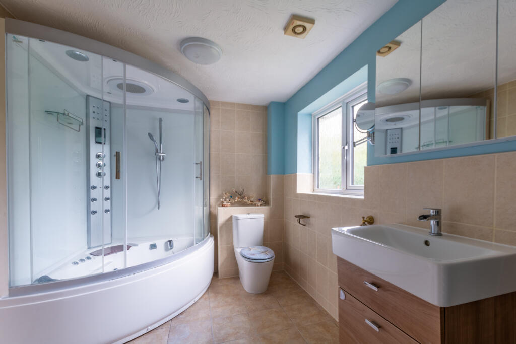 Additional property image - Broadoaks Crescent, Braintree, Essex, CM7