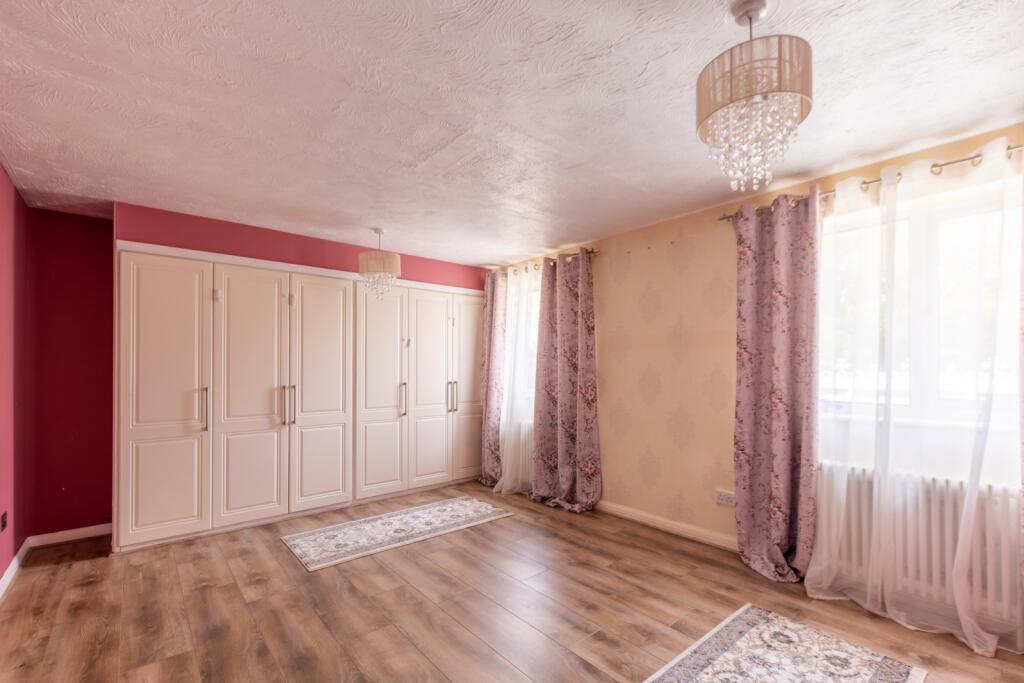 Additional property image - Broadoaks Crescent, Braintree, Essex, CM7
