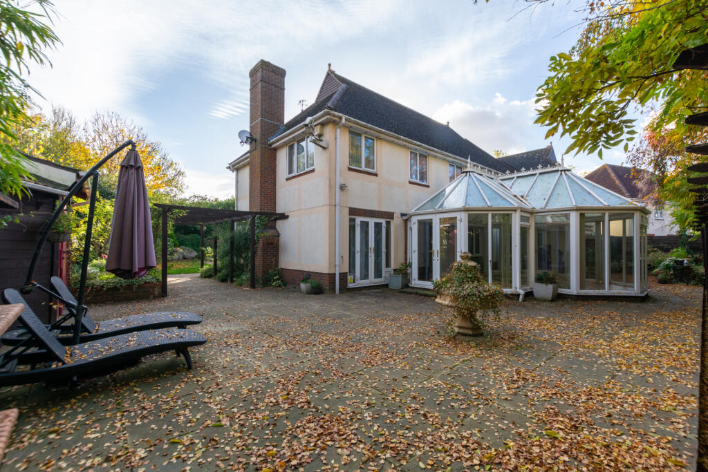 Additional property image - Broadoaks Crescent, Braintree, Essex, CM7