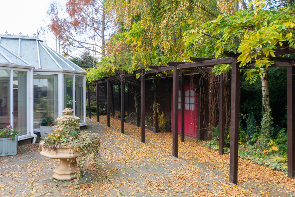 Additional property image - Broadoaks Crescent, Braintree, Essex, CM7