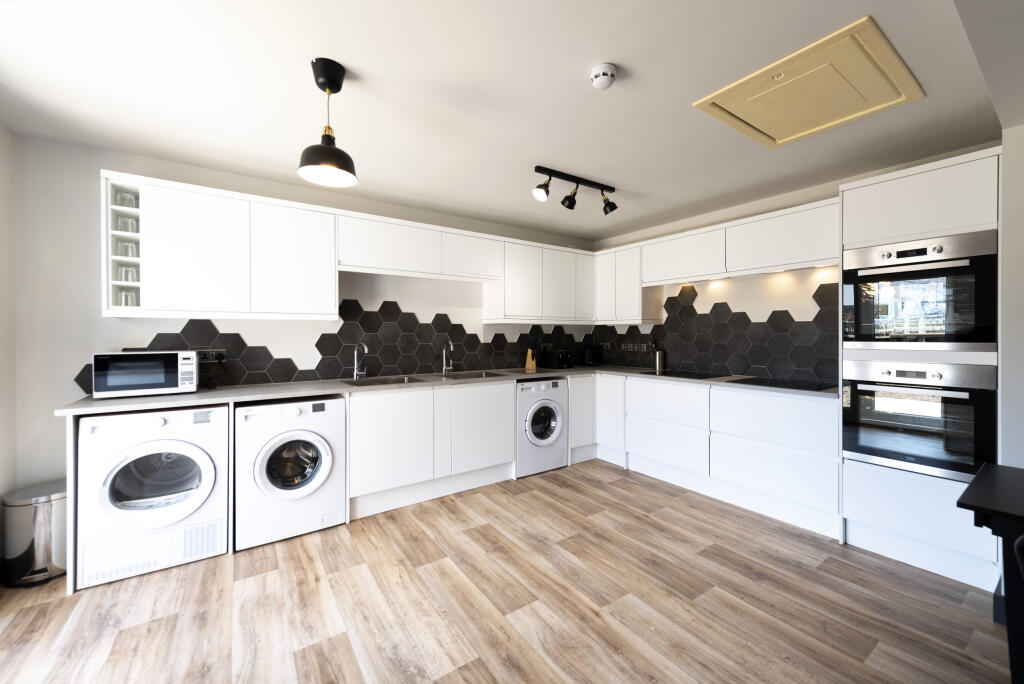 Additional property image - Hillsborough Road, Bristol