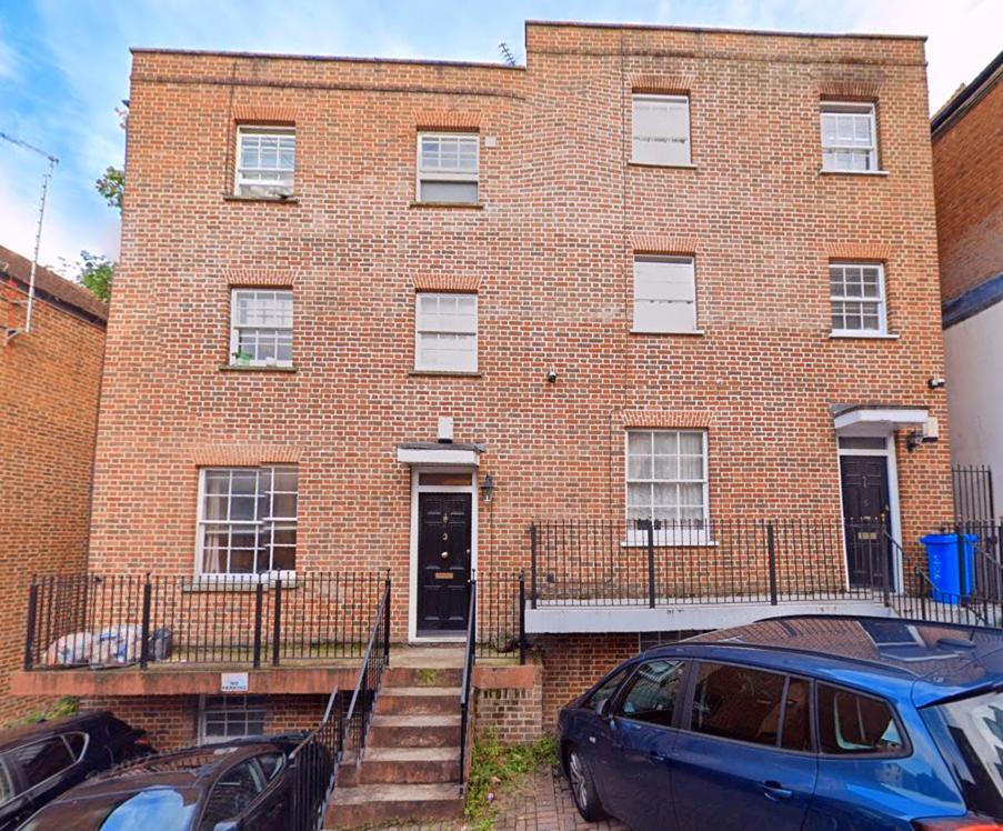 Main image of property: Hamond Hill, Chatham, Kent