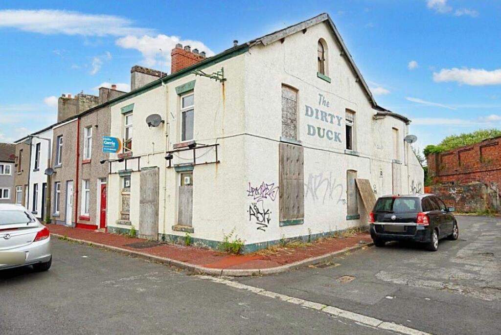 Main image of property: 71 Raglan Street, Barrow-in-Furness, Cumbria, LA14 2AP