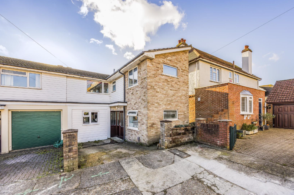 Main image of property: Walberton Avenue, Portsmouth, Hampshire