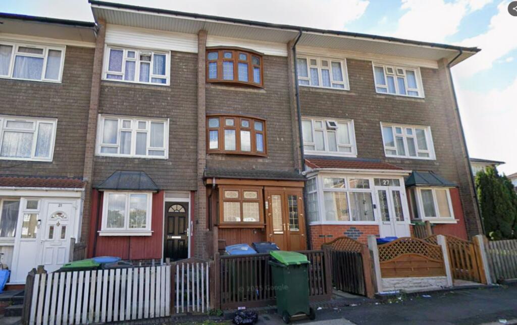 Main image of property: 25 Rosedale Avenue, Smethwick, West Midlands, B66 3JB