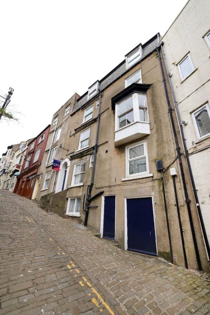 Main image of property: 7 Blands Cliff, Scarborough, North Yorkshire, YO11 1NR
