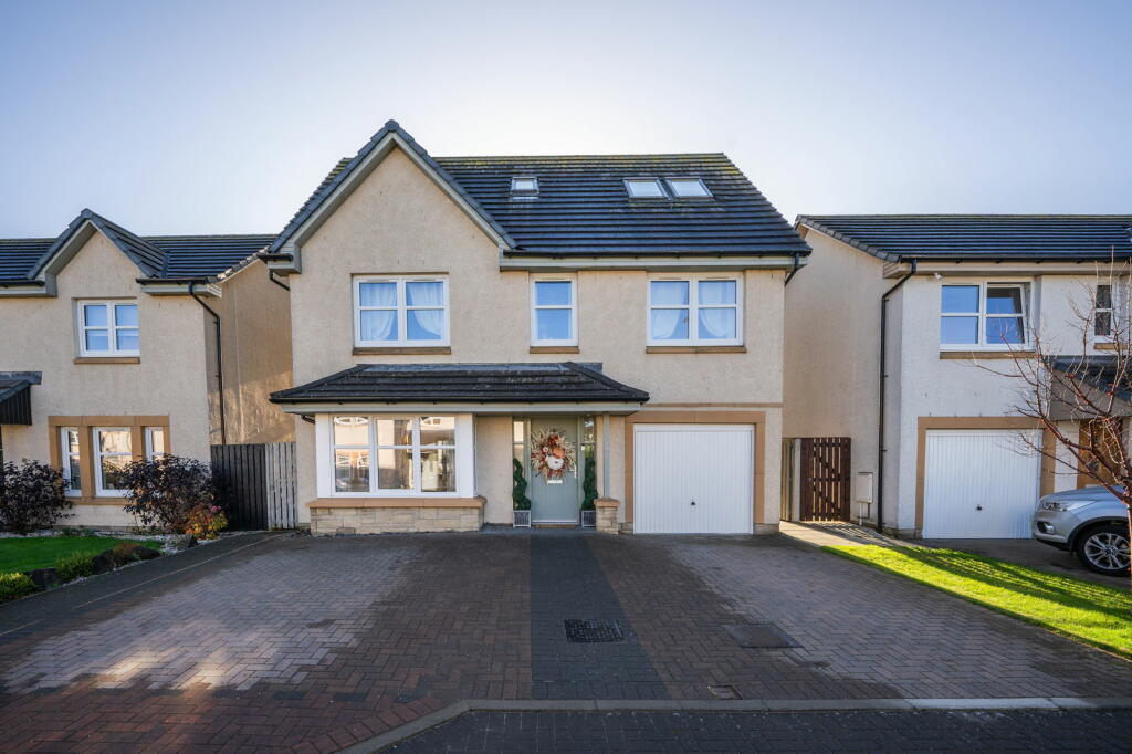 5 bedroom detached house for sale in Canberra Crescent, Kirkcaldy, KY2