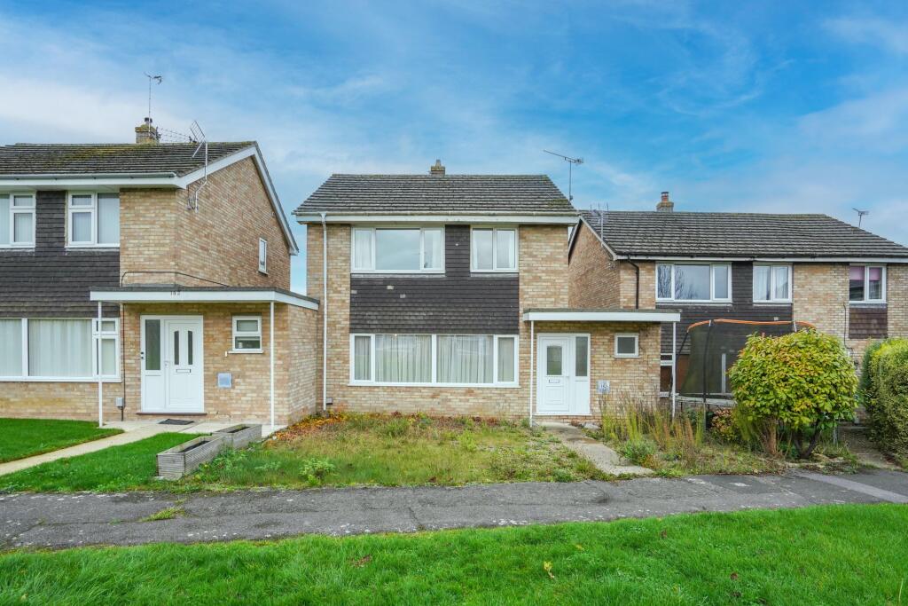Main image of property: Farmers Close, Witney, OX28