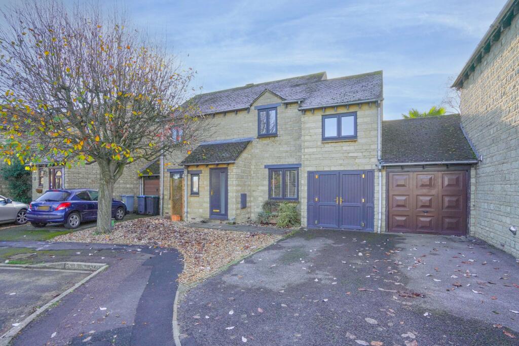 Main image of property: Hoyle Close, Witney, OX28