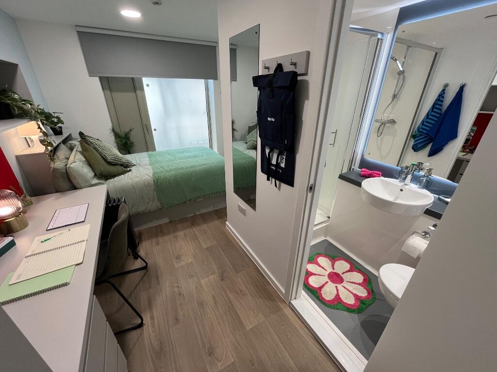 Main image of property: Bills Included, (Gold) Ensuites @ Brigg Point, Bristol, BS2