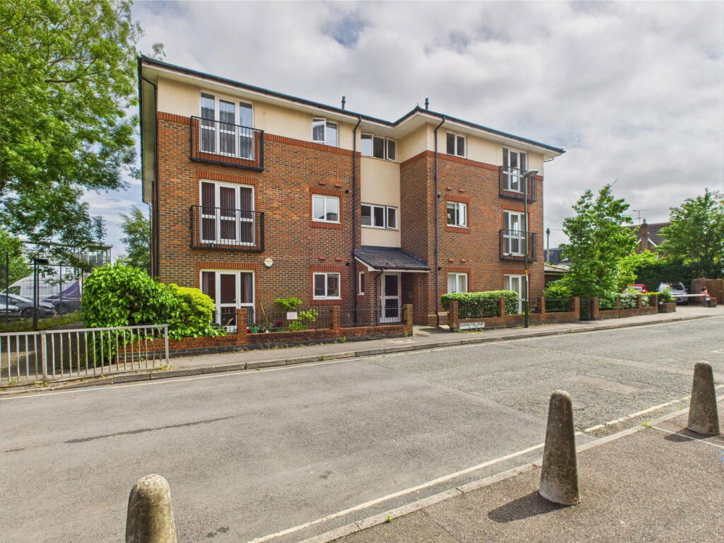 Main image of property: Barrington Court, Chichester Terrace, Horsham, West Sussex, RH12 1DJ.