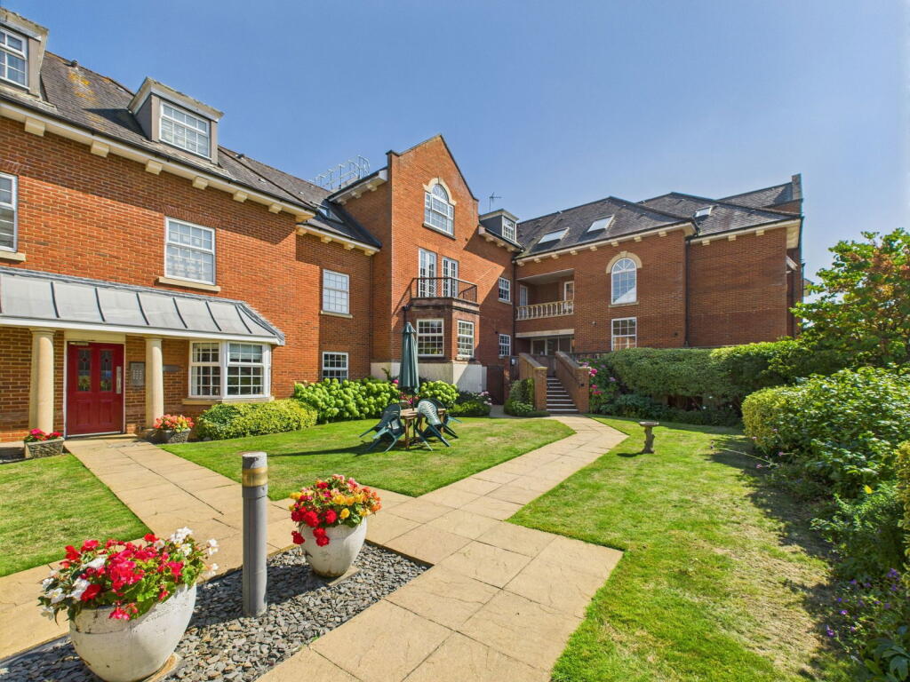 Main image of property: Potters Place, Horsham, West Sussex
