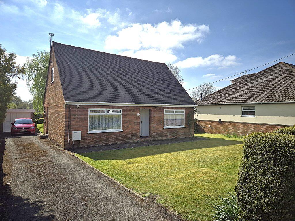 Main image of property: 294 Woodlands Road, Woodlands, Southampton, SO40 3FT
