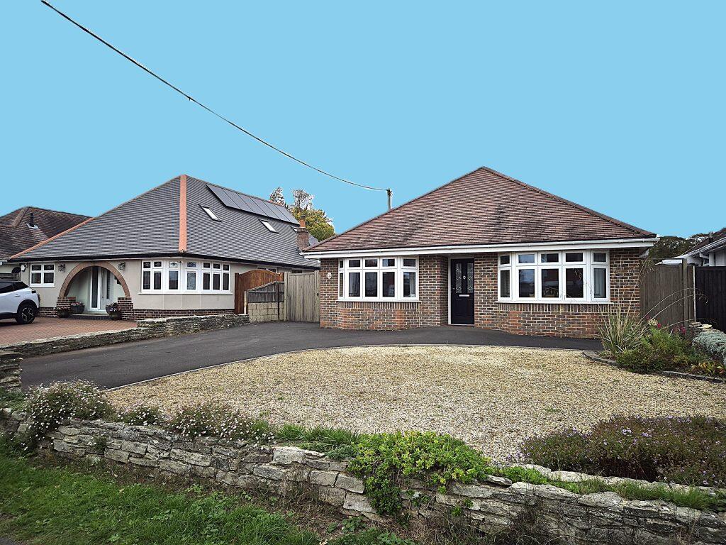Main image of property: 110 Testwood Lane, Totton, Southampton, SO40 3QS