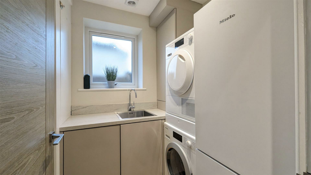Additional property image - Sherwood Avenue, Whitecliff