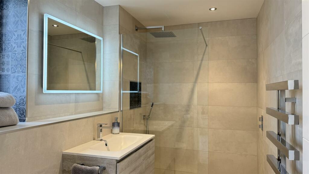 Additional property image - Sherwood Avenue, Whitecliff