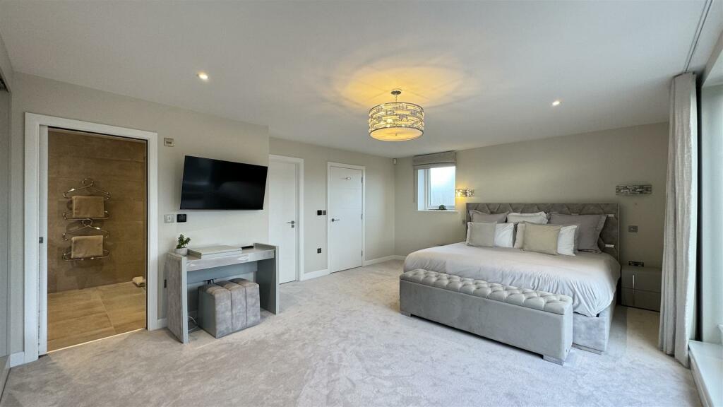 Additional property image - Sherwood Avenue, Whitecliff