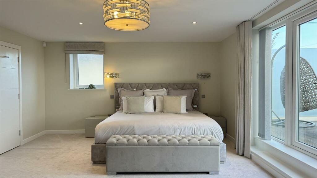 Additional property image - Sherwood Avenue, Whitecliff