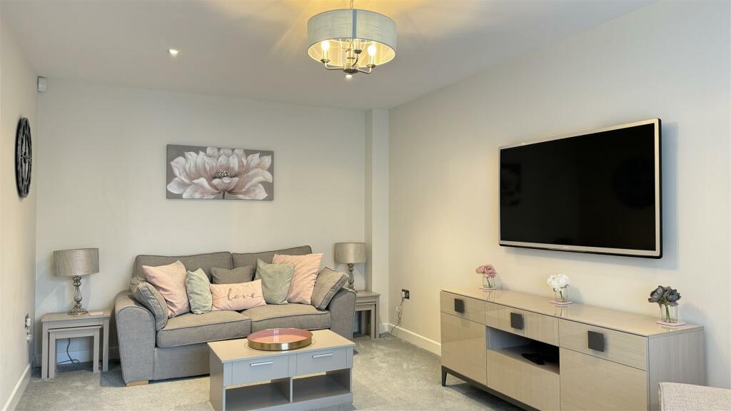 Additional property image - Sherwood Avenue, Whitecliff
