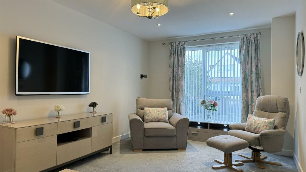Additional property image - Sherwood Avenue, Whitecliff