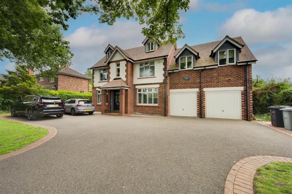 Main image of property: Middlewich Road, Sandbach