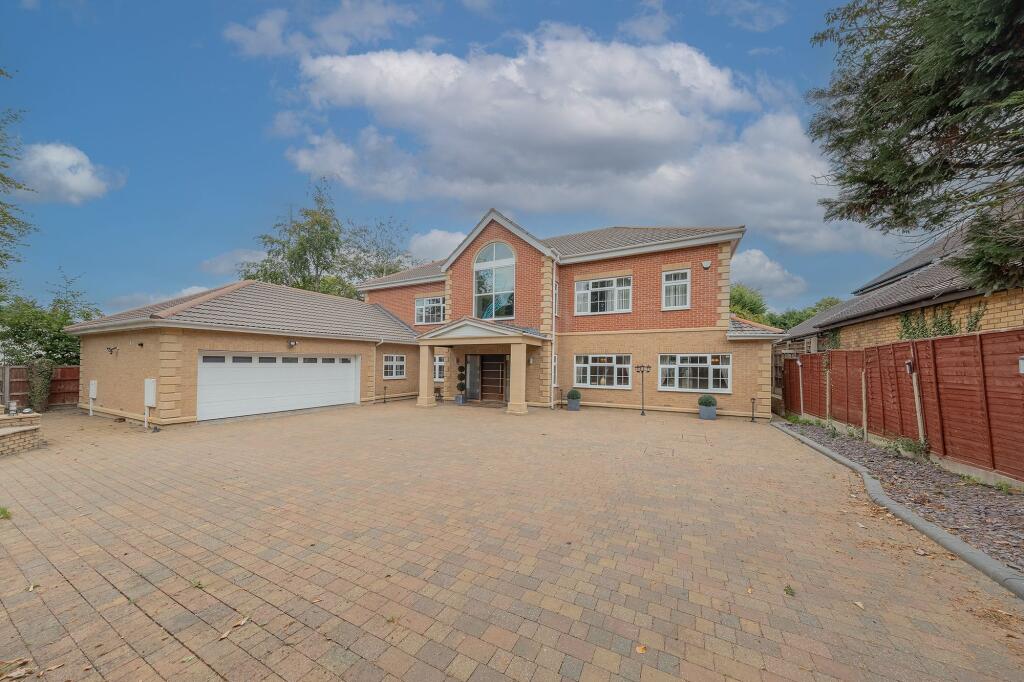 Main image of property: Manor Road, Oadby, Leicester