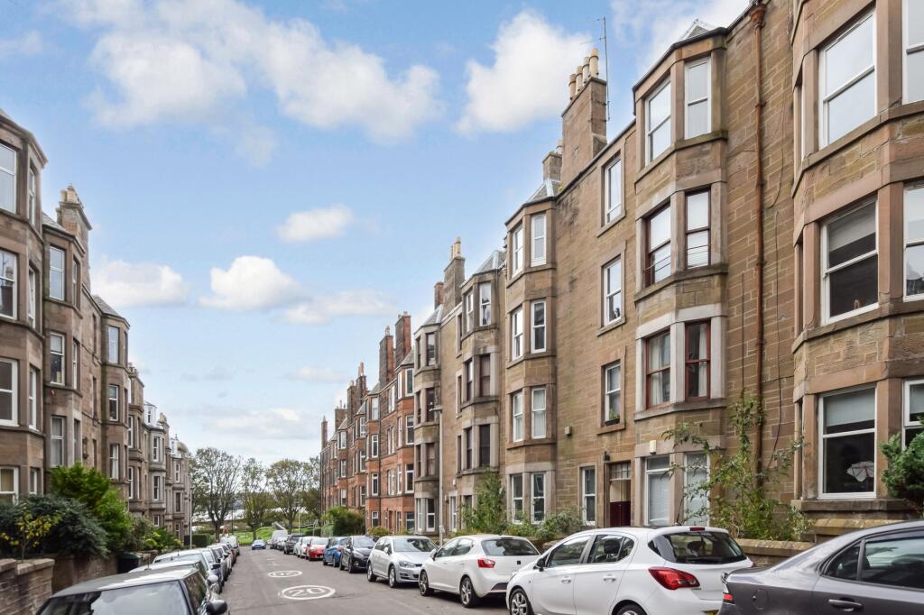 Main image of property: 2/L, 10 Bellefield Avenue, Dundee. DD1 4NQ