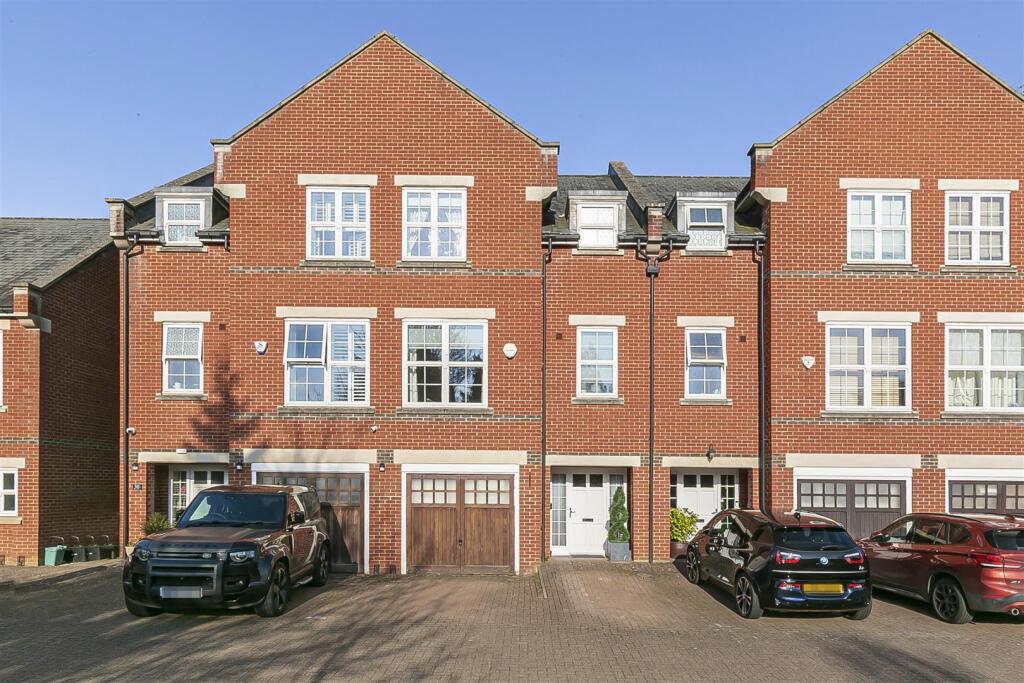 Main image of property: Beningfield Drive, London Colney, St. Albans
