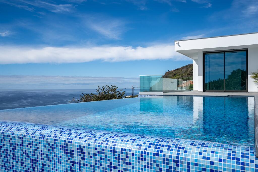 Main image of property: Madeira, Calheta