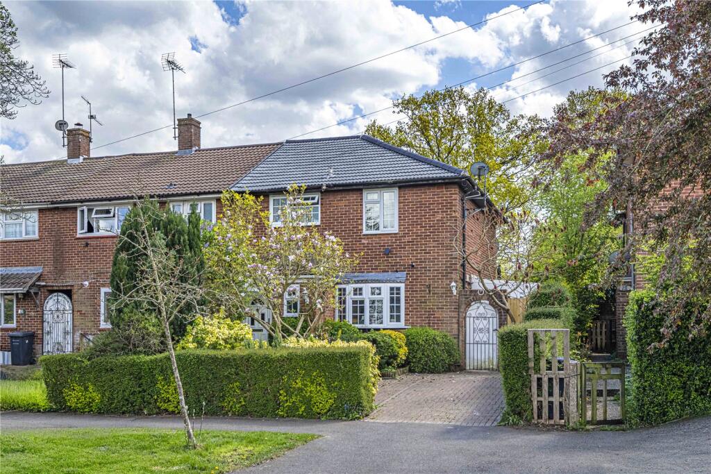 Main image of property: Elmwood Avenue, Borehamwood, Hertfordshire, WD6