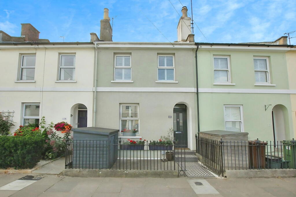 Main image of property: Naunton Crescent,Cheltenham,GL53 7BE