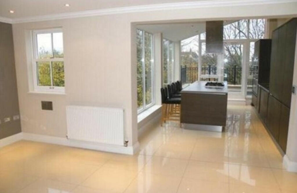 Additional property image - Bloomsbury Mansions, Bromley, BR1 3