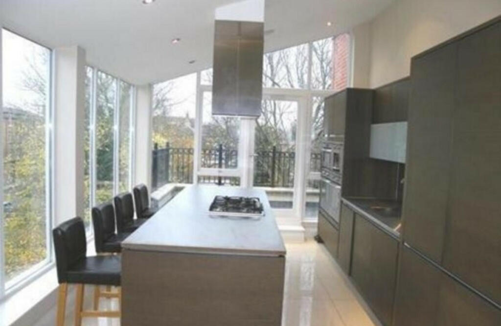 Additional property image - Bloomsbury Mansions, Bromley, BR1 3