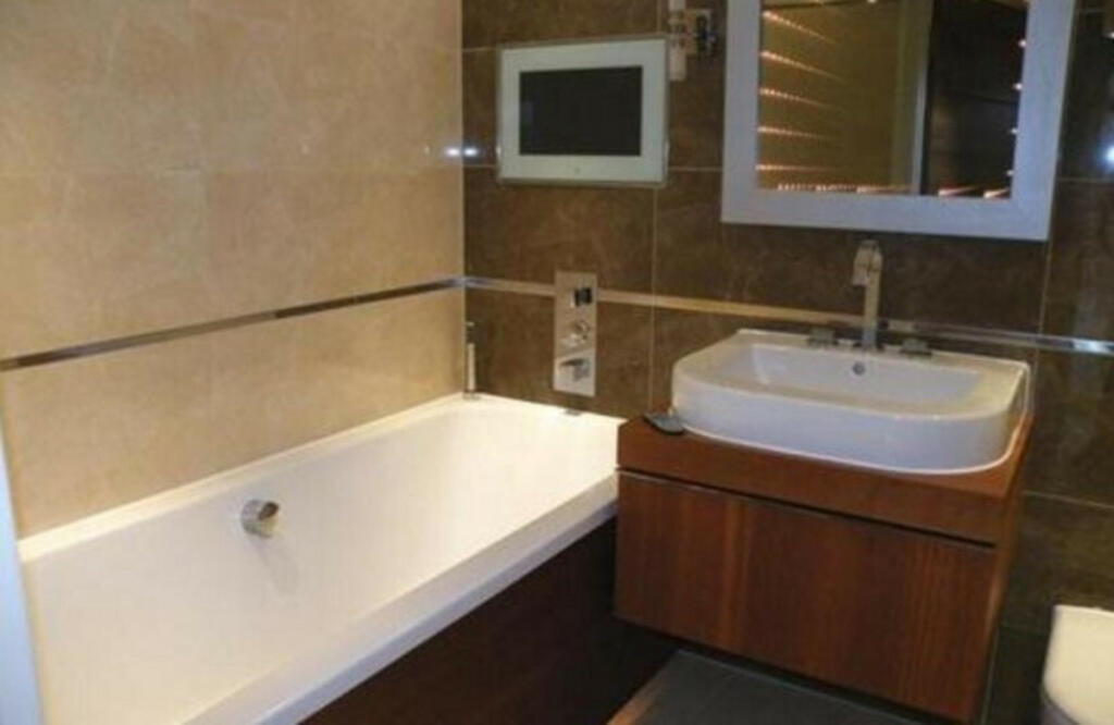 Additional property image - Bloomsbury Mansions, Bromley, BR1 3