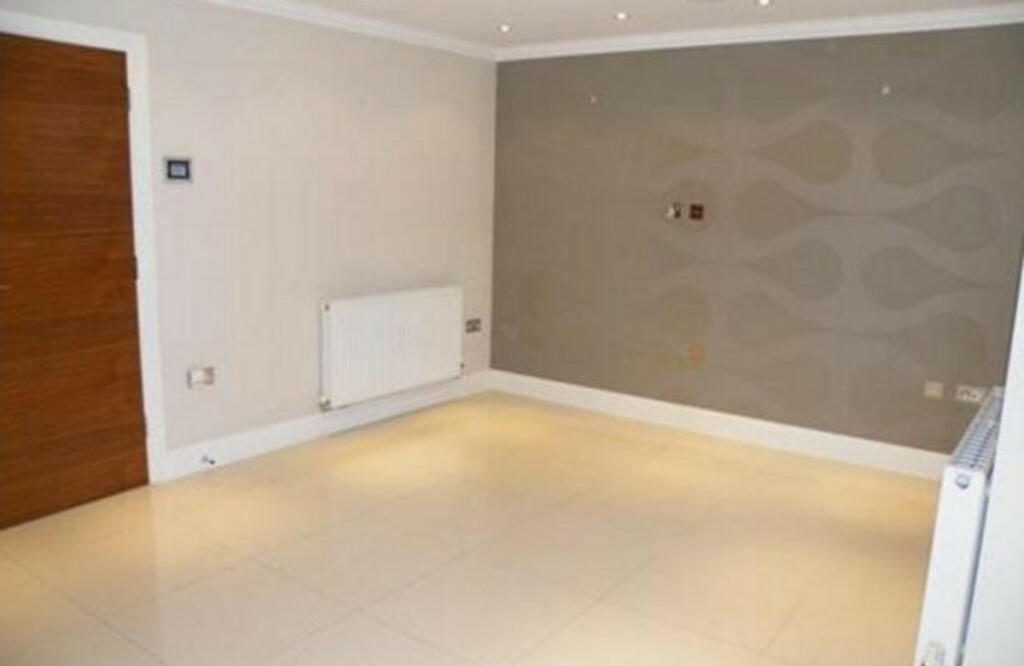 Additional property image - Bloomsbury Mansions, Bromley, BR1 3