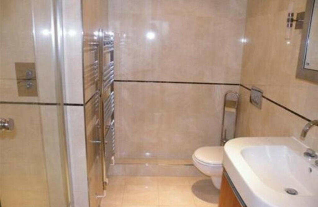 Additional property image - Bloomsbury Mansions, Bromley, BR1 3