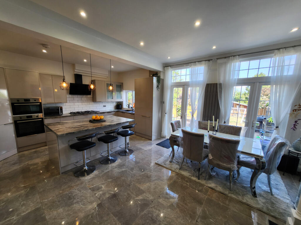 Main image of property: Bellingham Road, Catford, SE6 2