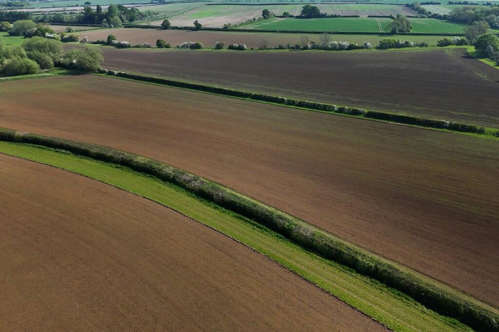 Main image of property: Lot 1 - Land at Lower Haddon Farm, Bampton, Oxfordshire, OX18 2AT