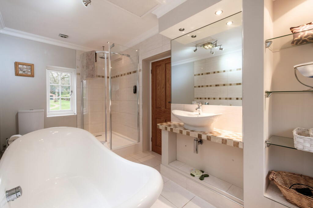 Additional property image - Hartopp Road, Four Oaks Park, Sutton Coldfield, B74 2RQ